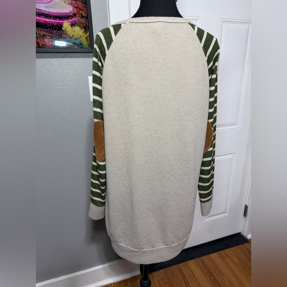 Bellamie Regan Striped Sleeve w/ elbow patch . No size tag - Picture 2 of 3